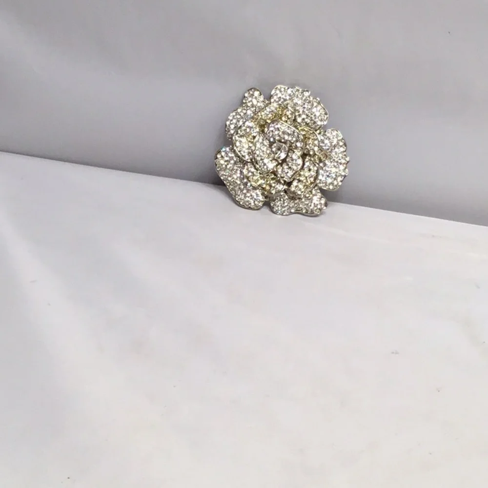 Rhinestone‎ FLOWER BROOCH